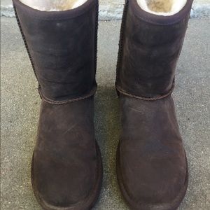 Brown short Ugg boots Size 7.